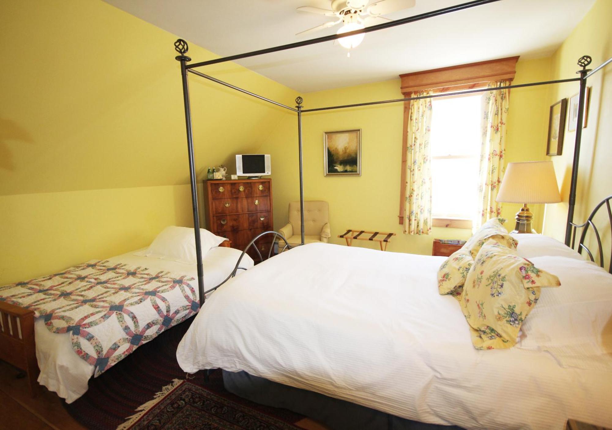 Highland Lake Inn Andover Rum bild