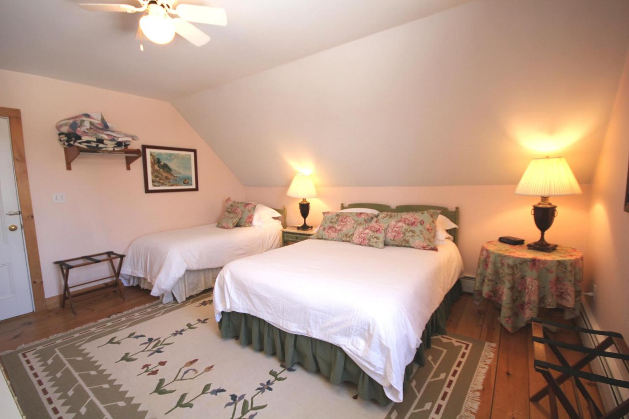 Highland Lake Inn Andover Rum bild