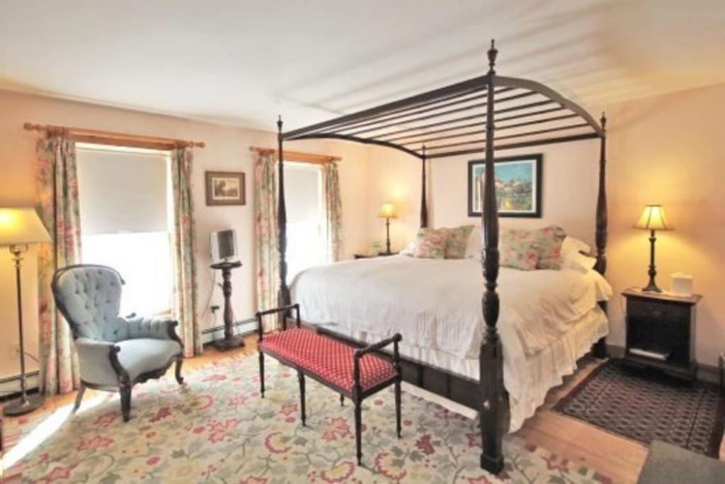 Highland Lake Inn Andover Exteriör bild